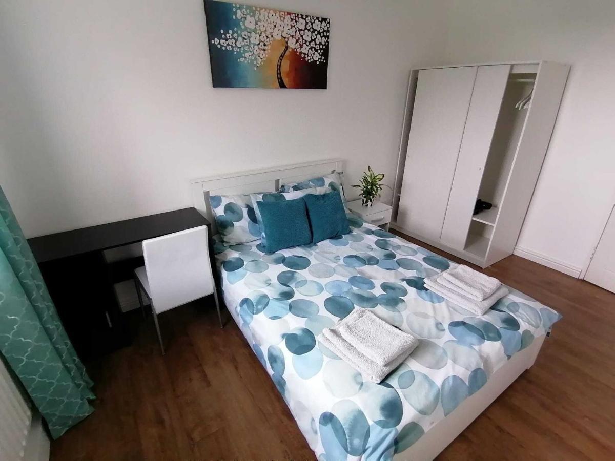 White City Apartment, Your London Stay Экстерьер фото