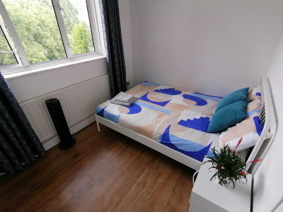 White City Apartment, Your London Stay Экстерьер фото