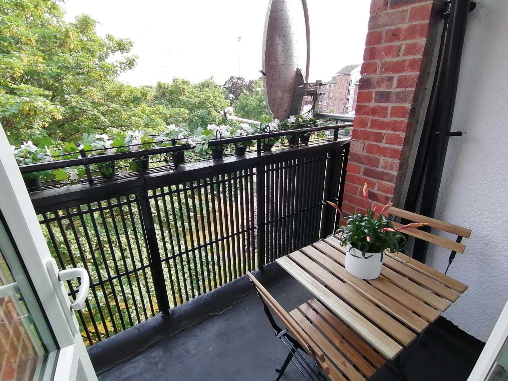 White City Apartment, Your London Stay Экстерьер фото
