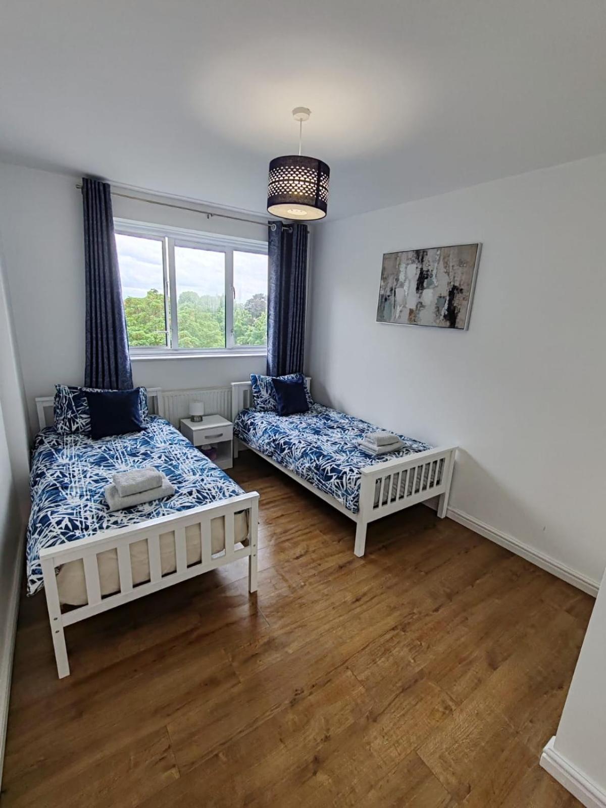 White City Apartment, Your London Stay Экстерьер фото